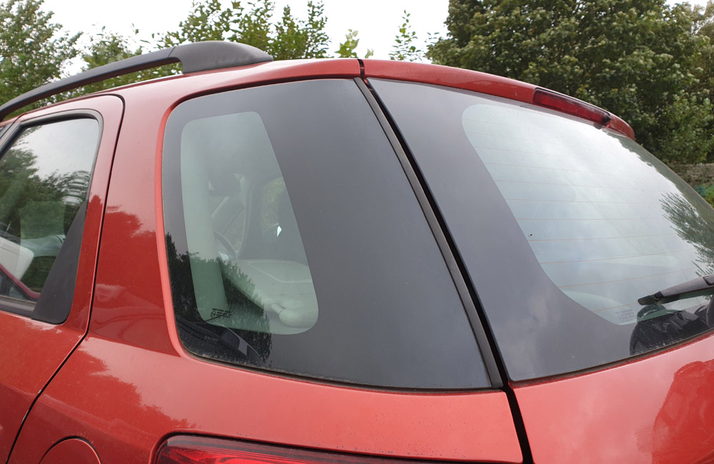 Suzuki SX4 GLX Quarter window glass passenger side rear